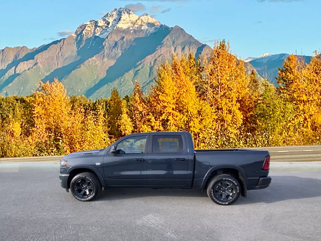 New 2026 Ram 1500 BIG HORN CREW CAB 4X4 5'7 BOX Pickup