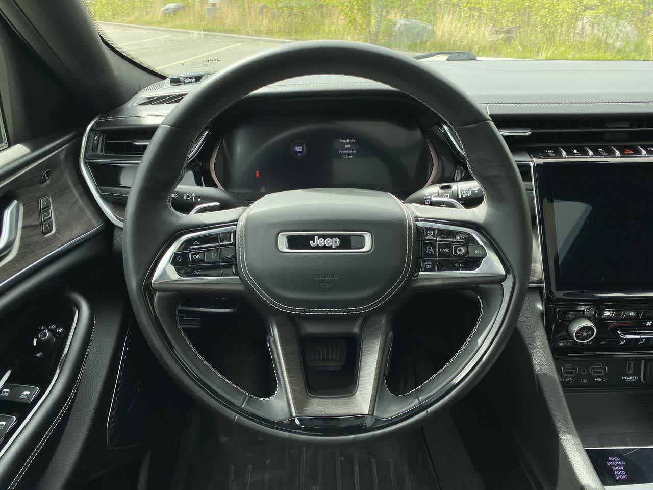 Thumbnail: 2023 Jeep Grand Cherokee - 14
