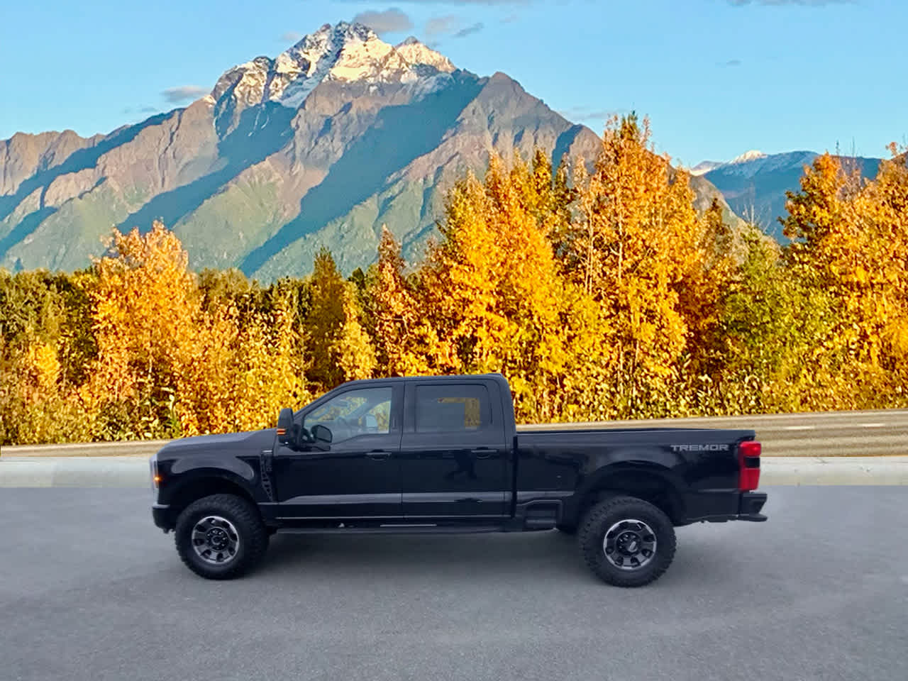 2024 Ford F-350 Lariat photo 2