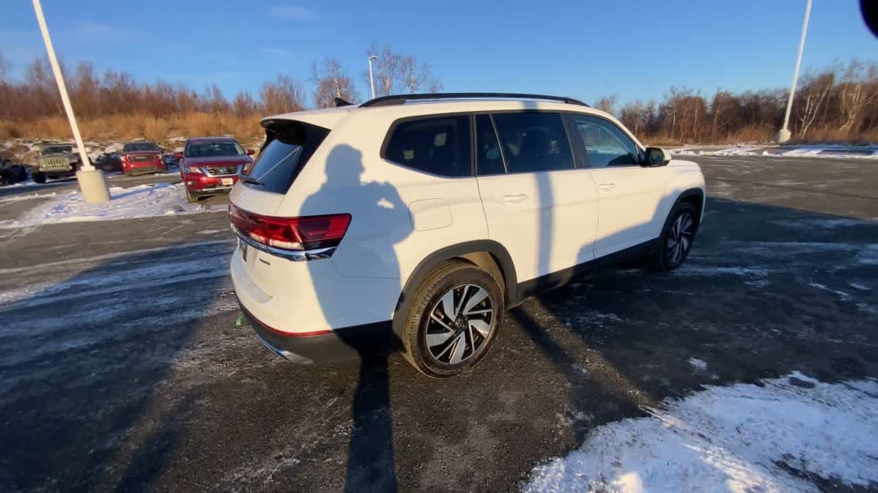 Thumbnail: 2024 Volkswagen Atlas - 8