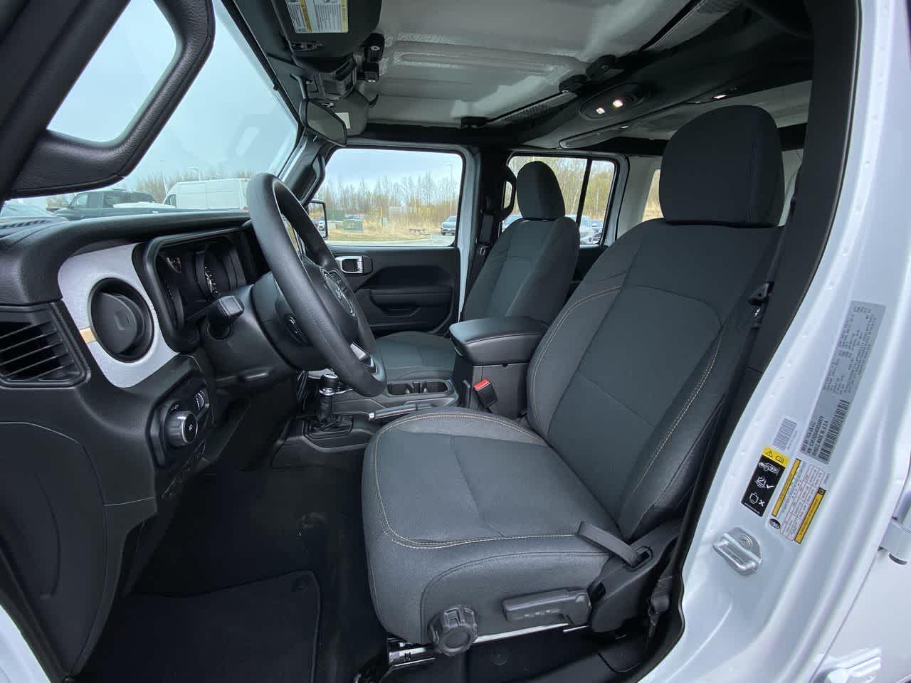 Thumbnail: 2025 Jeep Wrangler - 17