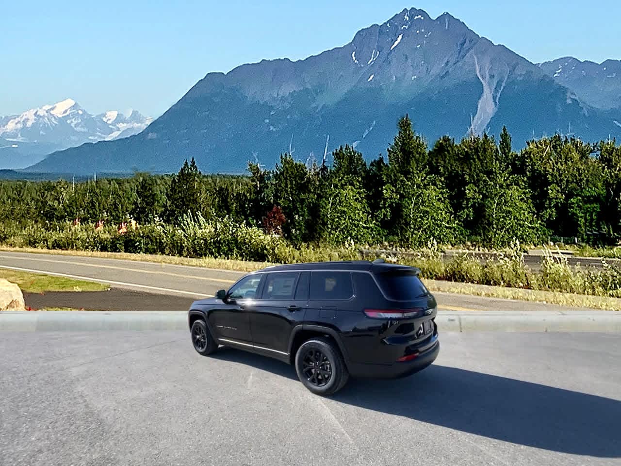 Thumbnail: 2026 Jeep Grand Cherokee - 3