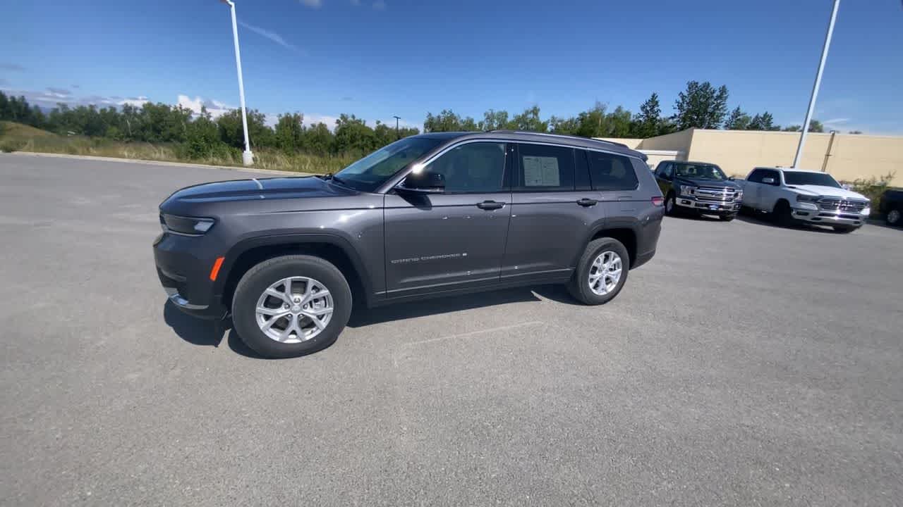 Thumbnail: 2023 Jeep Grand Cherokee - 14