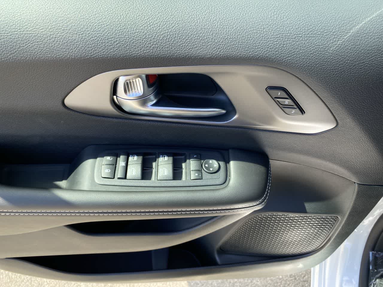 Thumbnail: 2027 Chrysler Pacifica - 13