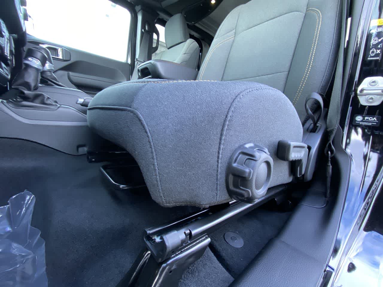 Thumbnail: 2025 Jeep Gladiator - 12