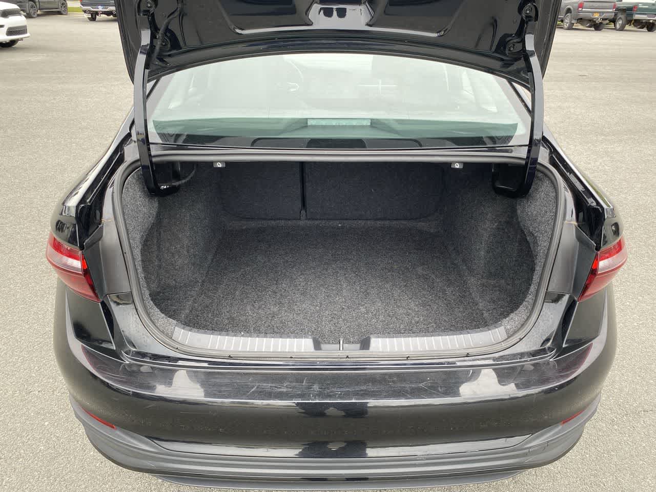 Thumbnail: 2024 Volkswagen Jetta - 25