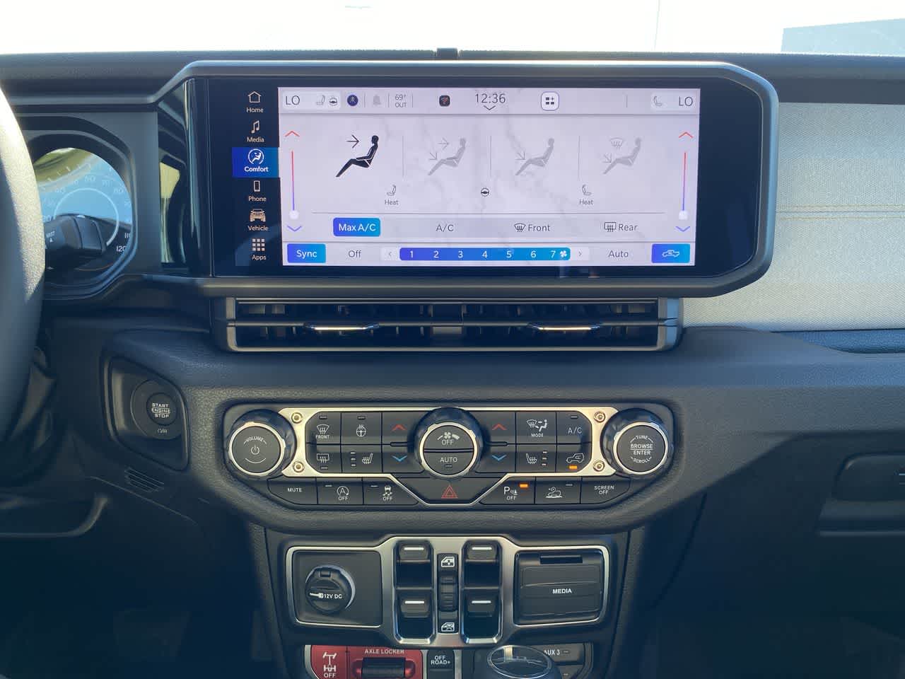 Thumbnail: 2025 Jeep Gladiator - 19