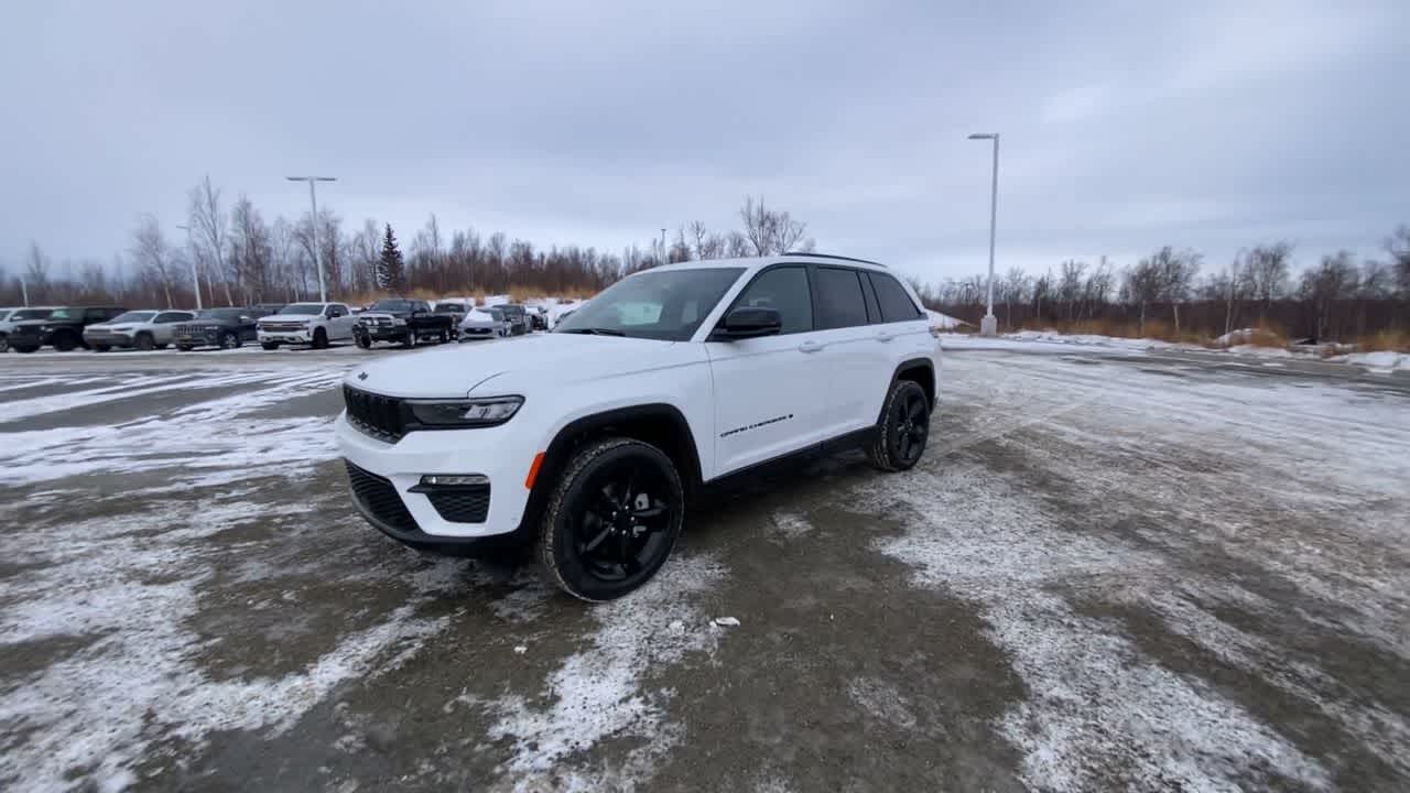 Thumbnail: 2025 Jeep Grand Cherokee - 9