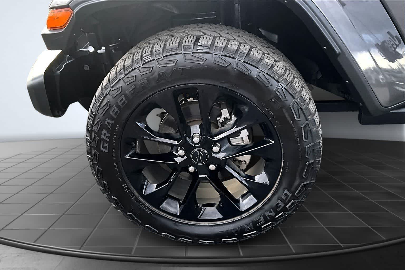 Thumbnail: 2024 Jeep Gladiator - 8