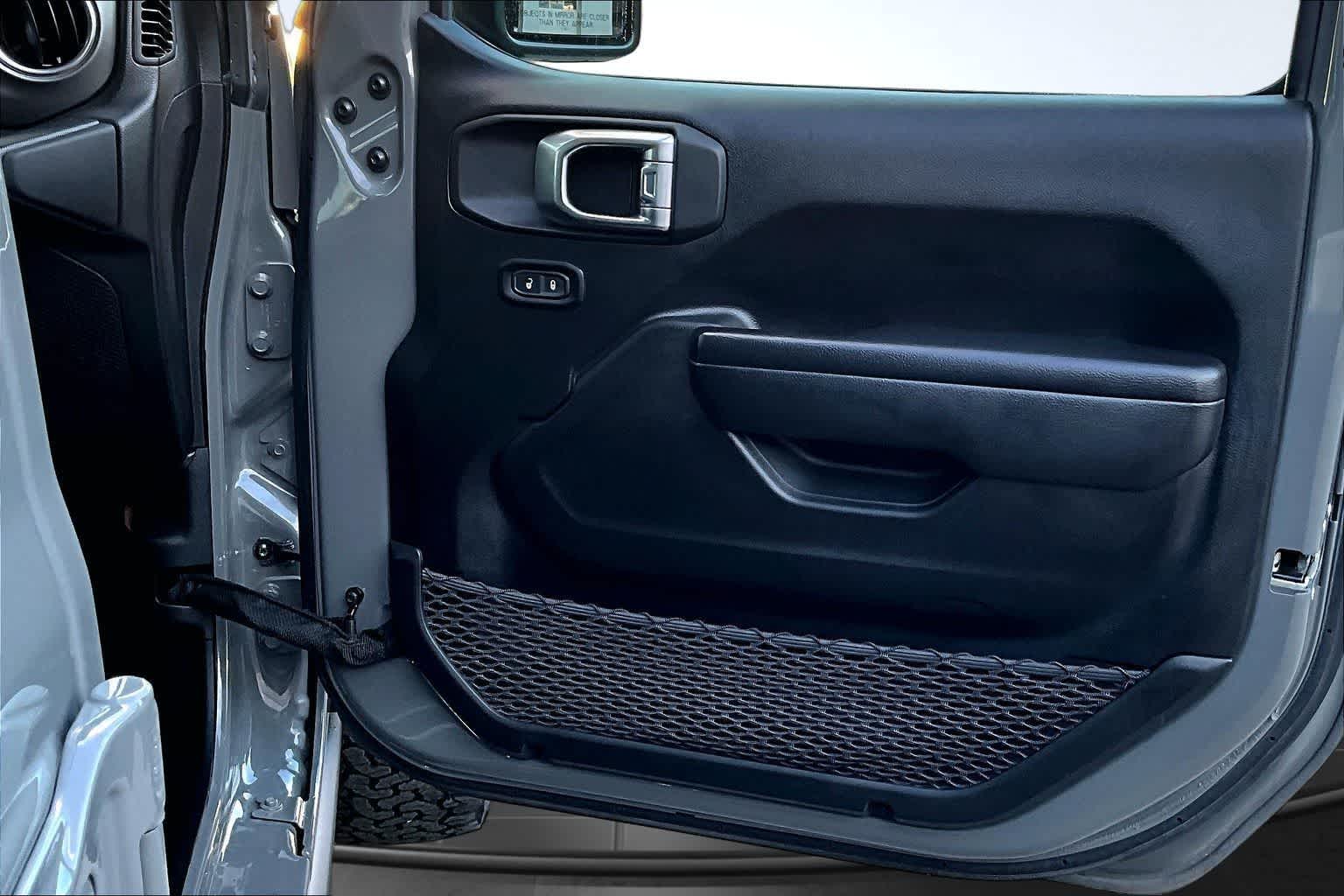 Thumbnail: 2023 Jeep Wrangler - 28