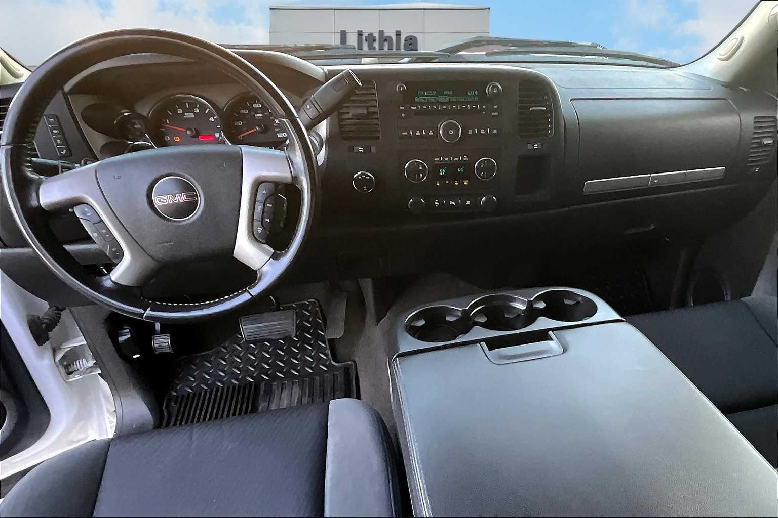 Thumbnail: 2009 GMC Sierra 2500 - 10