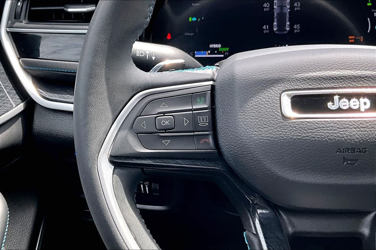 Thumbnail: 2022 Jeep Grand Cherokee - 24