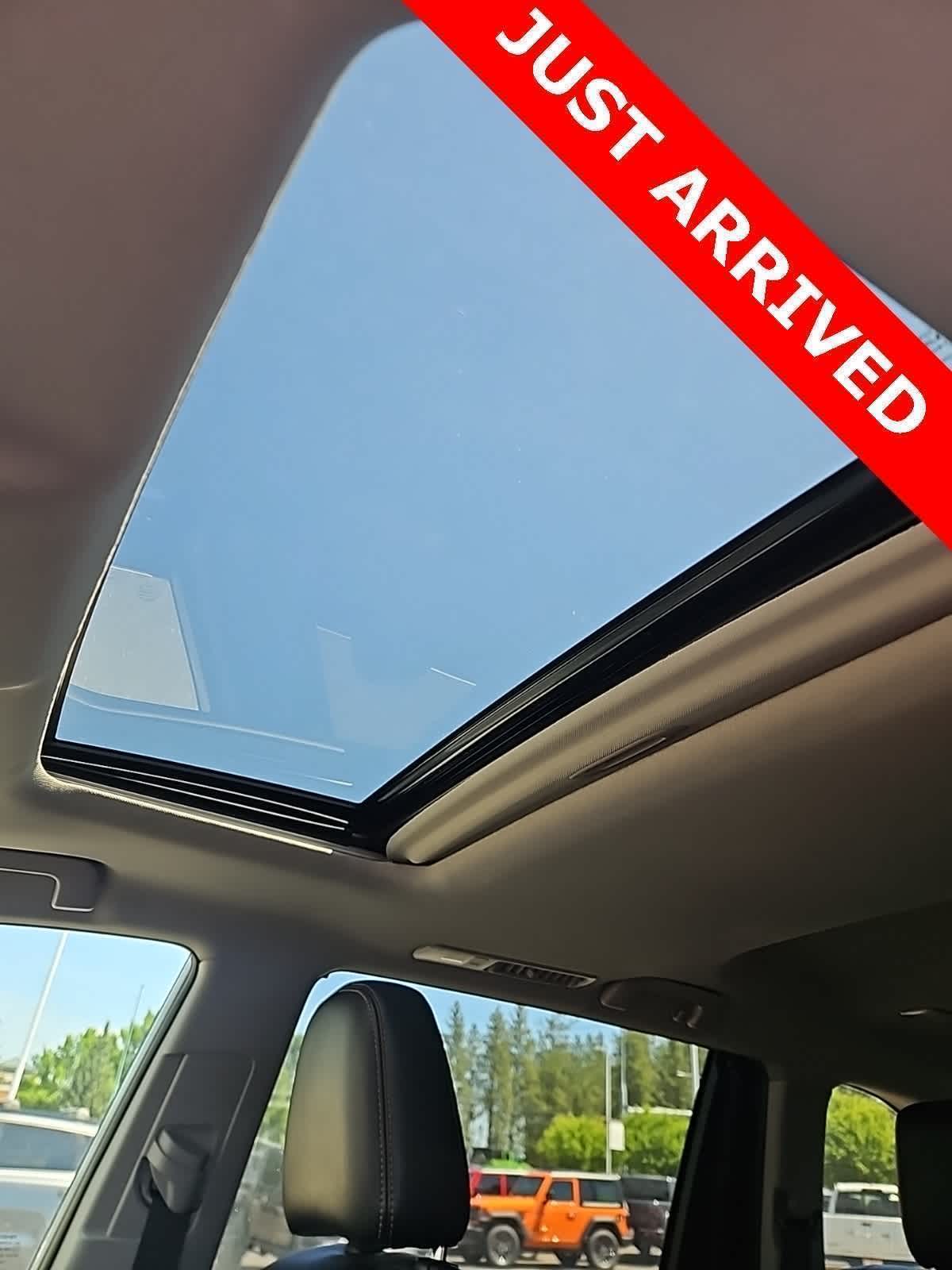 Thumbnail: 2019 Toyota Highlander - 11