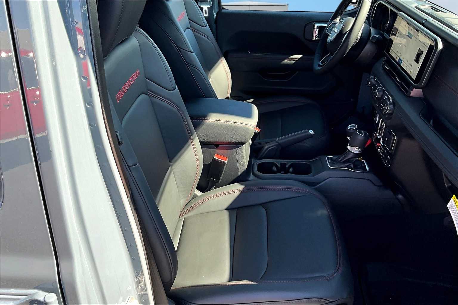 Thumbnail: 2025 Jeep Gladiator - 14