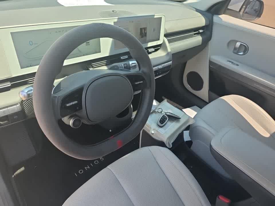 Thumbnail: 2023 Hyundai Ioniq 5 - 4
