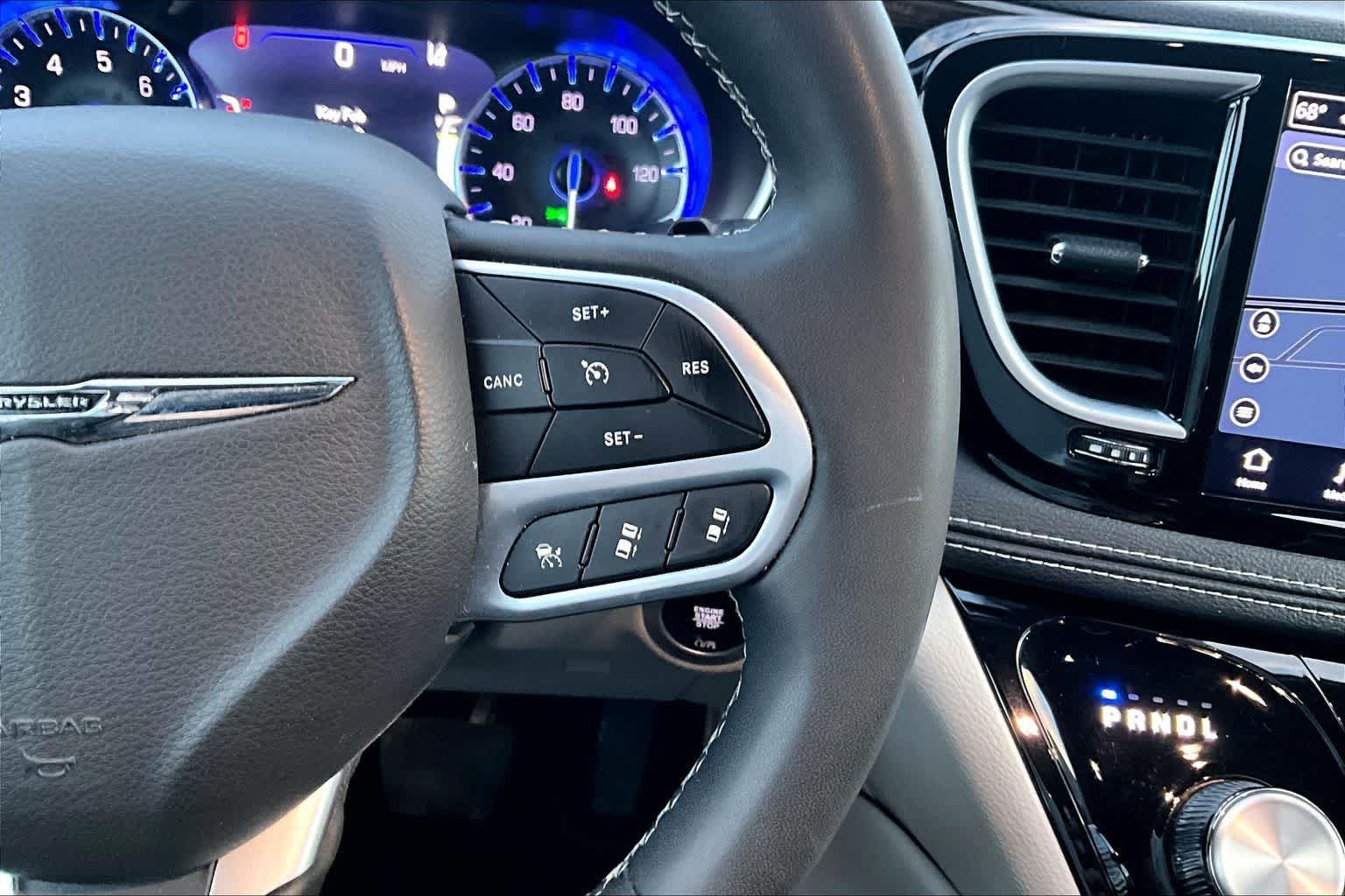 Thumbnail: 2023 Chrysler Pacifica - 26