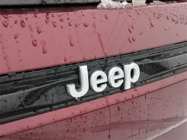 2025 Jeep Grand Cherokee Laredo 9