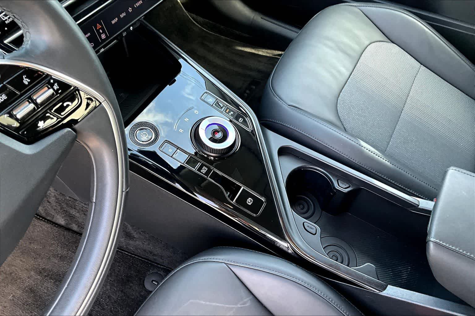 Thumbnail: 2024 Kia Niro - 17