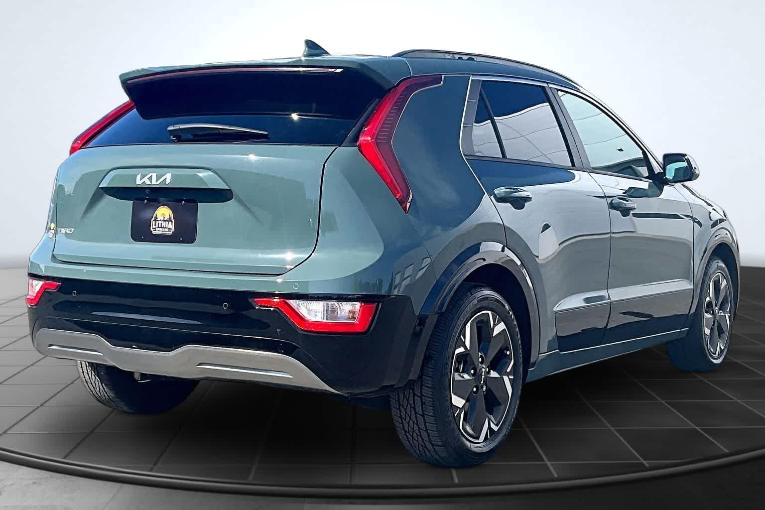 Thumbnail: 2023 Kia Niro - 22