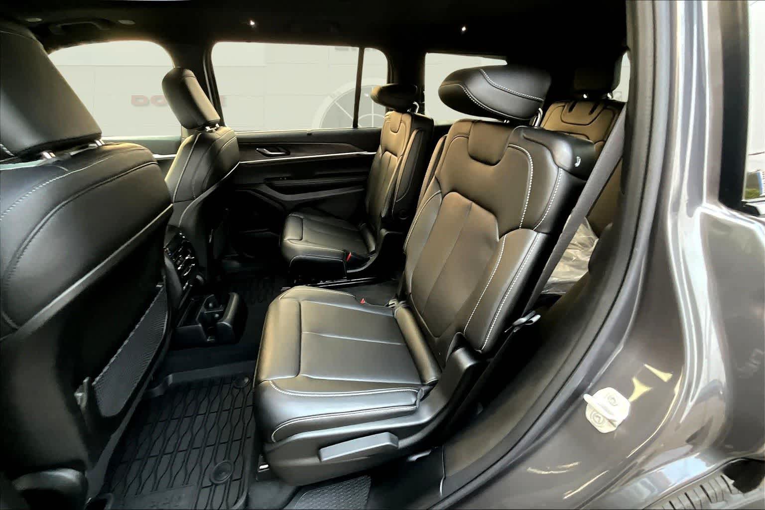 Thumbnail: 2025 Jeep Grand Cherokee L - 13