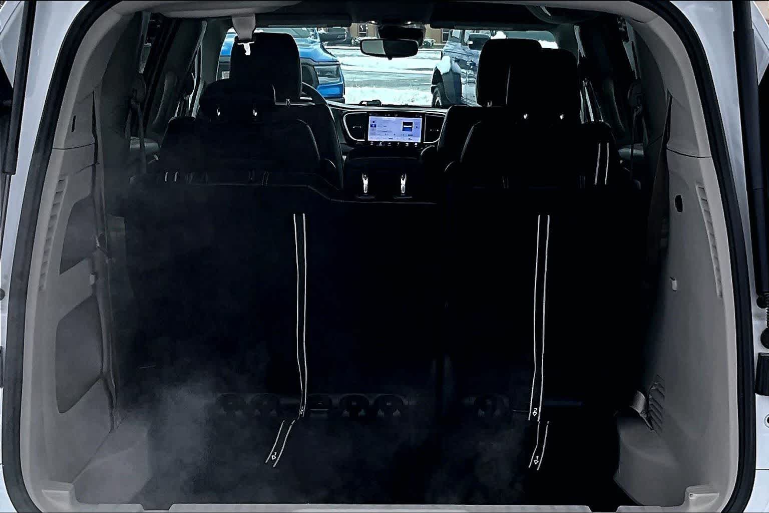 Thumbnail: 2024 Chrysler Pacifica - 19