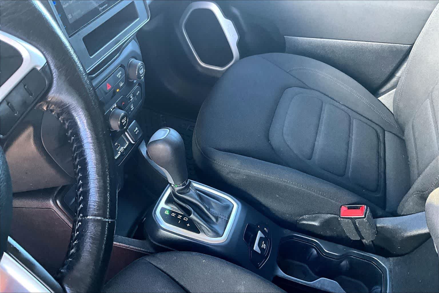 Thumbnail: 2021 Jeep Renegade - 17