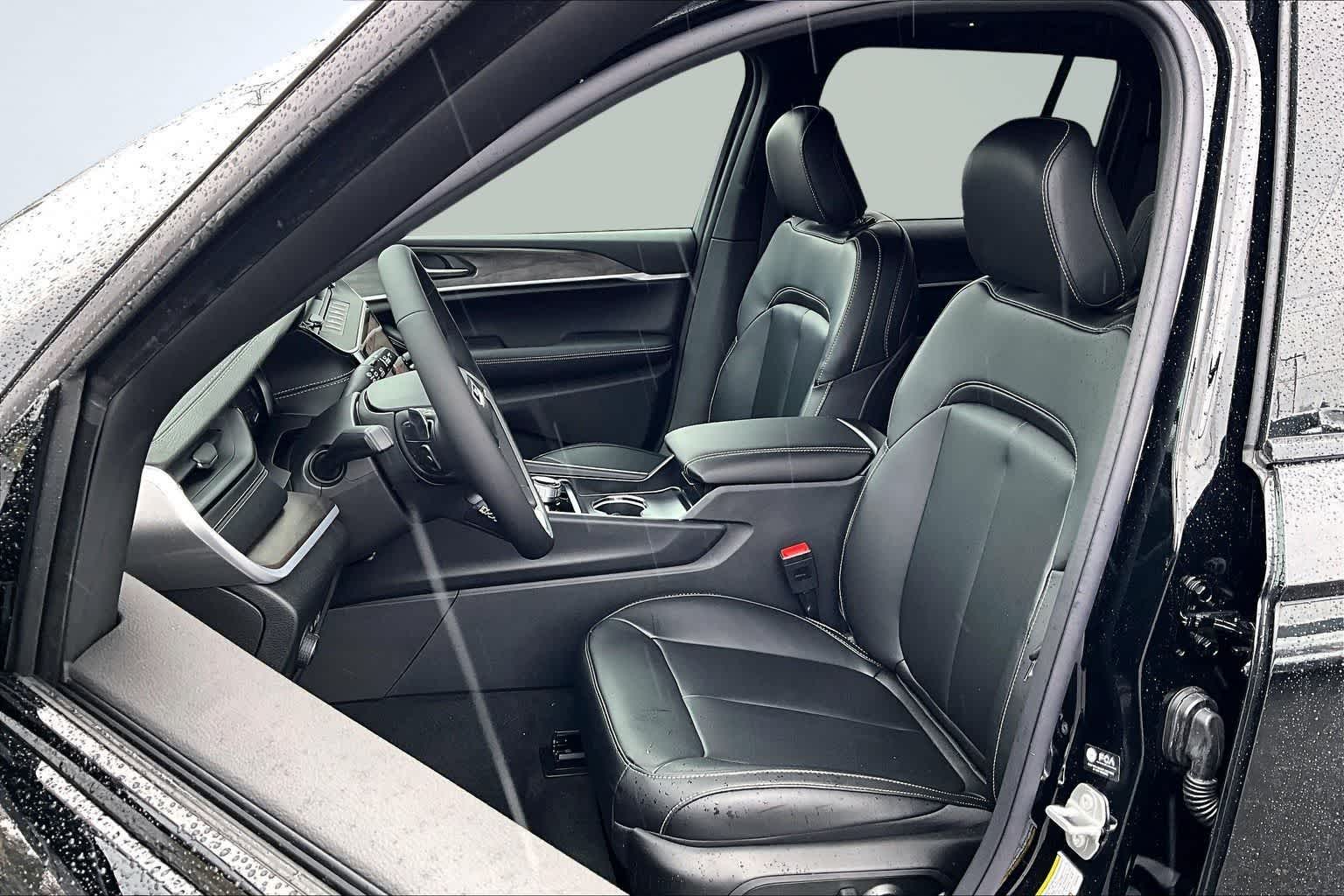 Thumbnail: 2026 Jeep Grand Cherokee - 10
