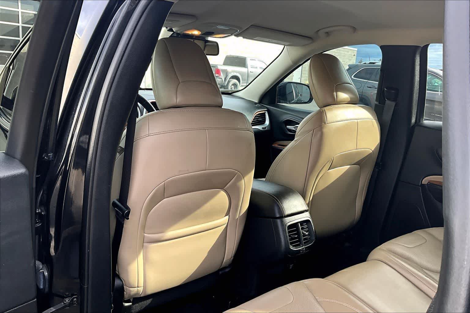 Thumbnail: 2015 Jeep Cherokee - 12