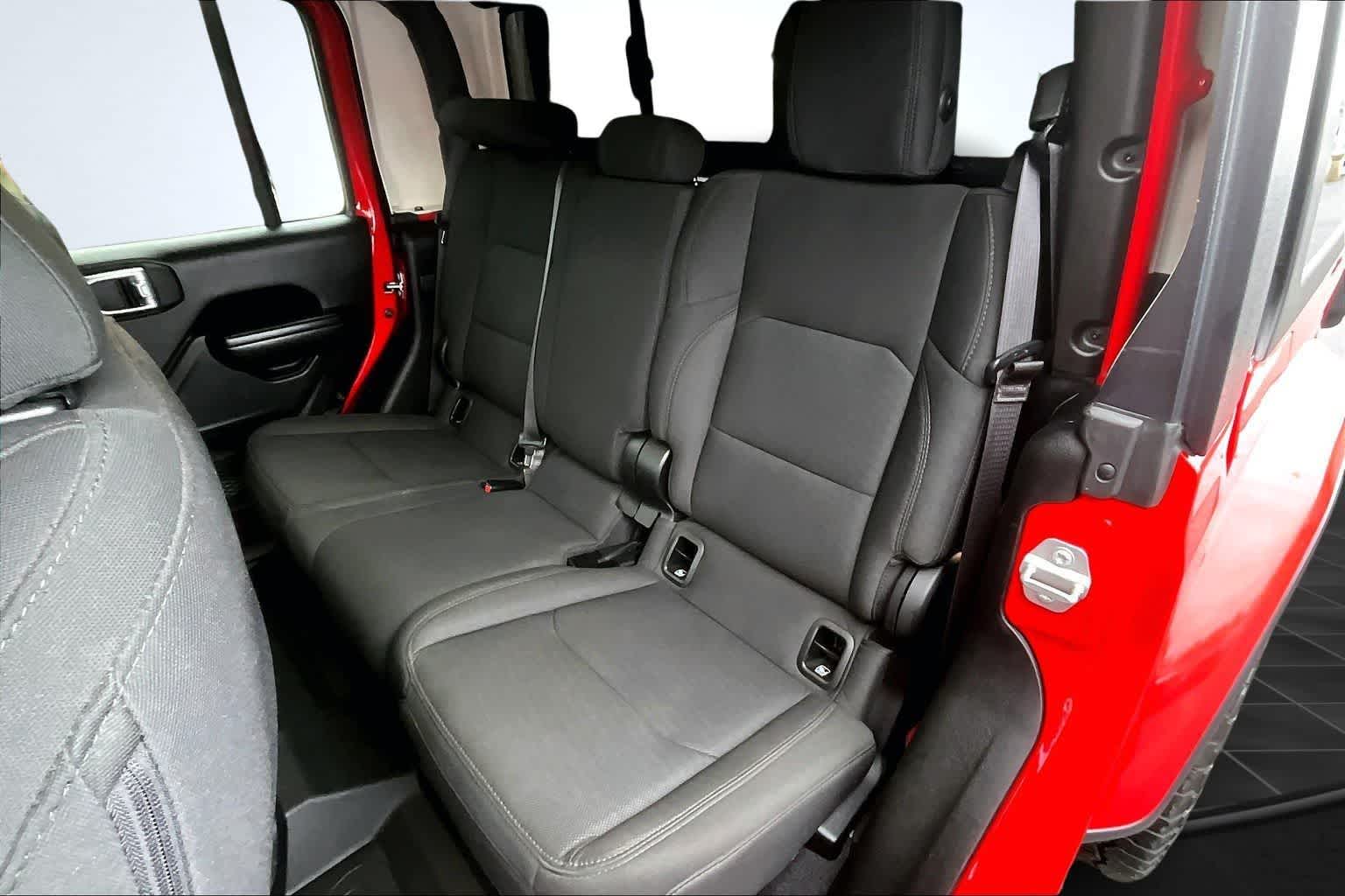 Thumbnail: 2021 Jeep Gladiator - 13