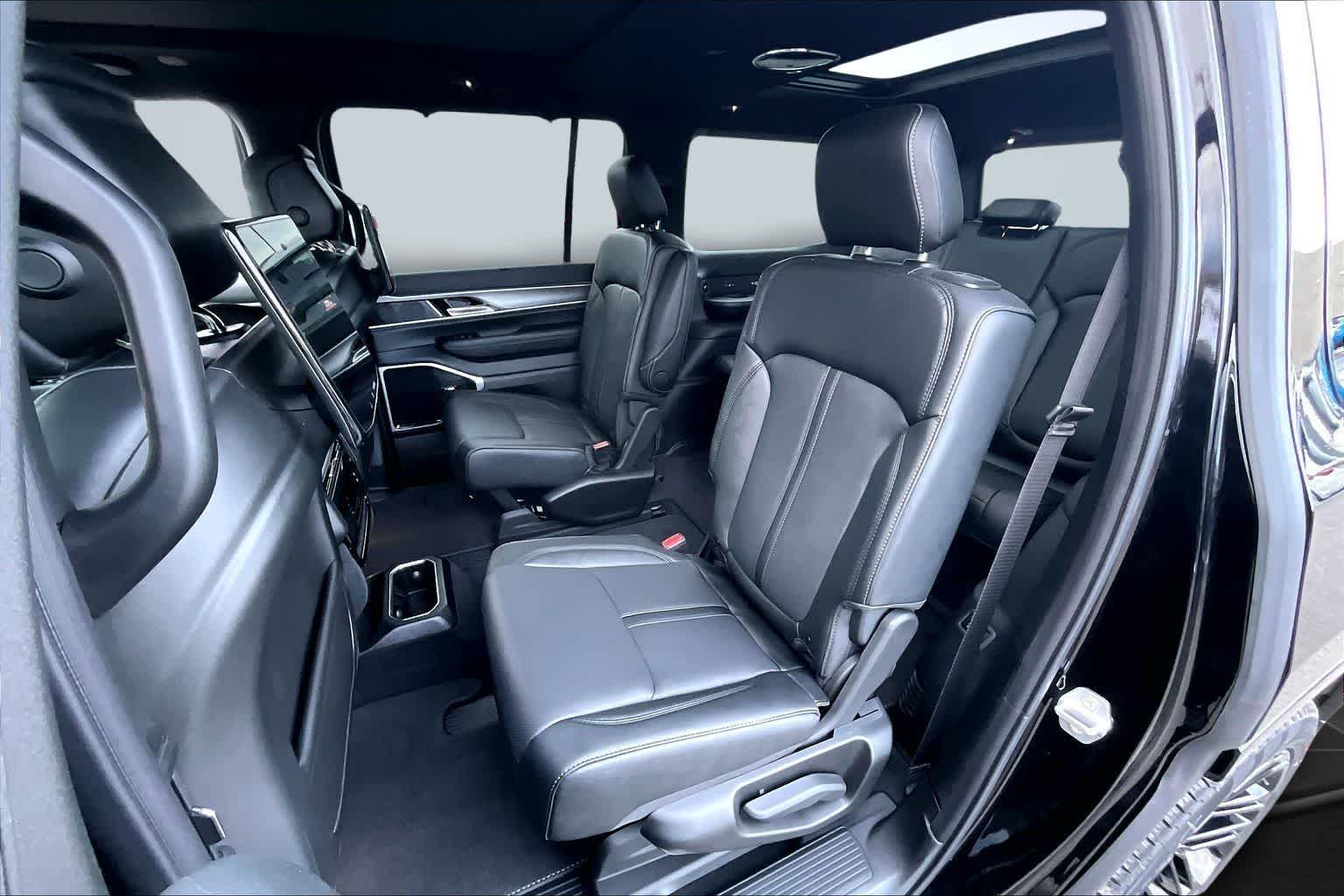 Thumbnail: 2026 Jeep Grand Wagoneer - 13