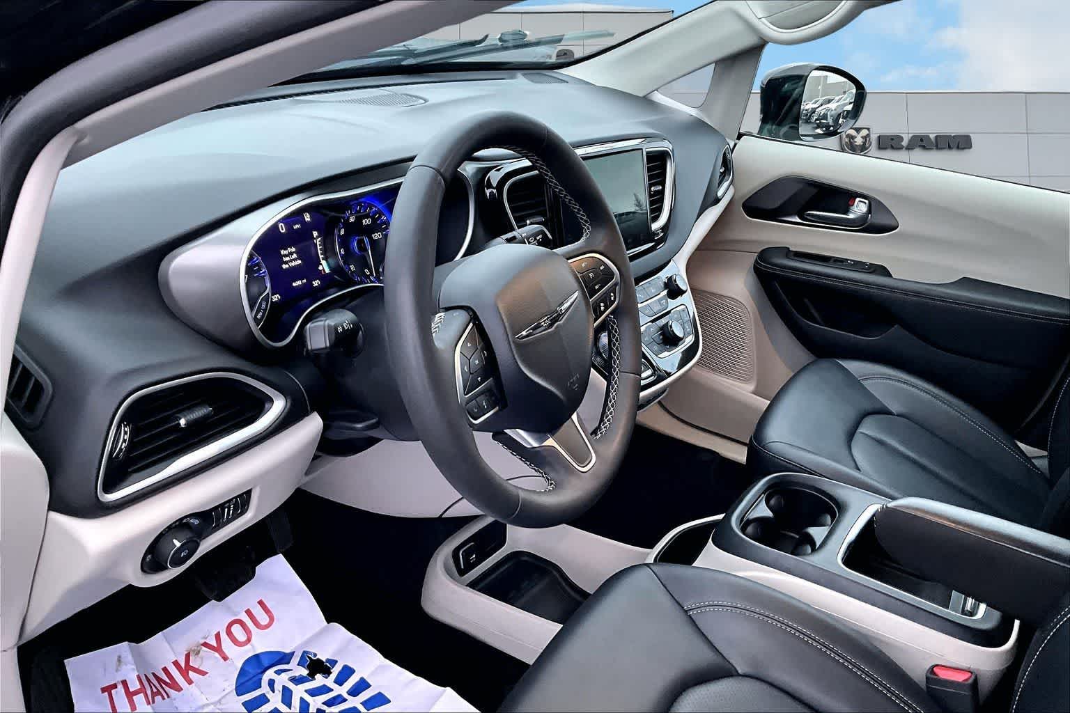 Thumbnail: 2024 Chrysler Pacifica - 2