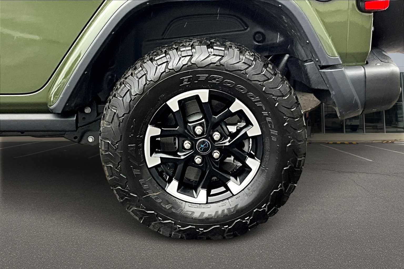 Thumbnail: 2024 Jeep Wrangler - 36