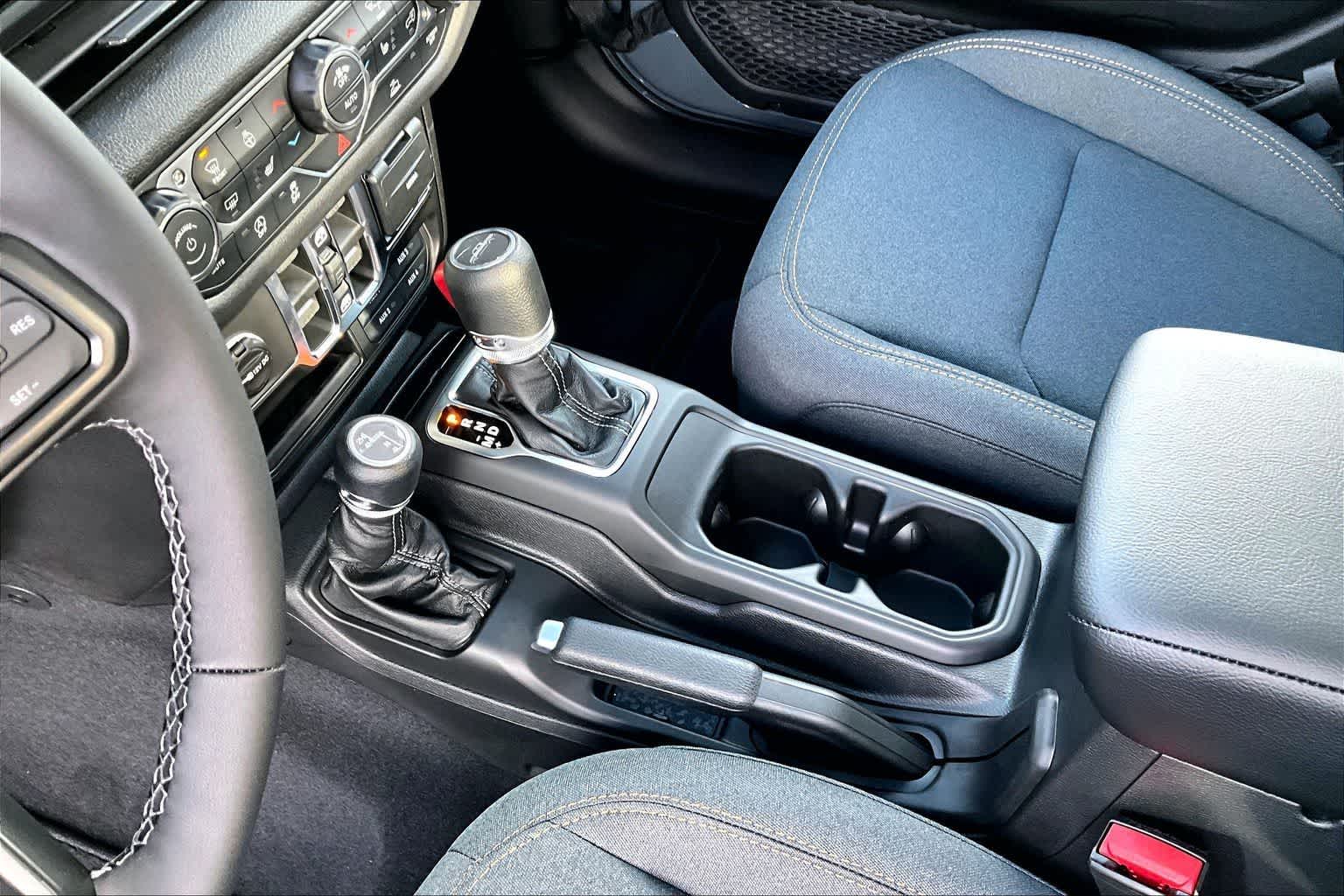 Thumbnail: 2026 Jeep Gladiator - 17