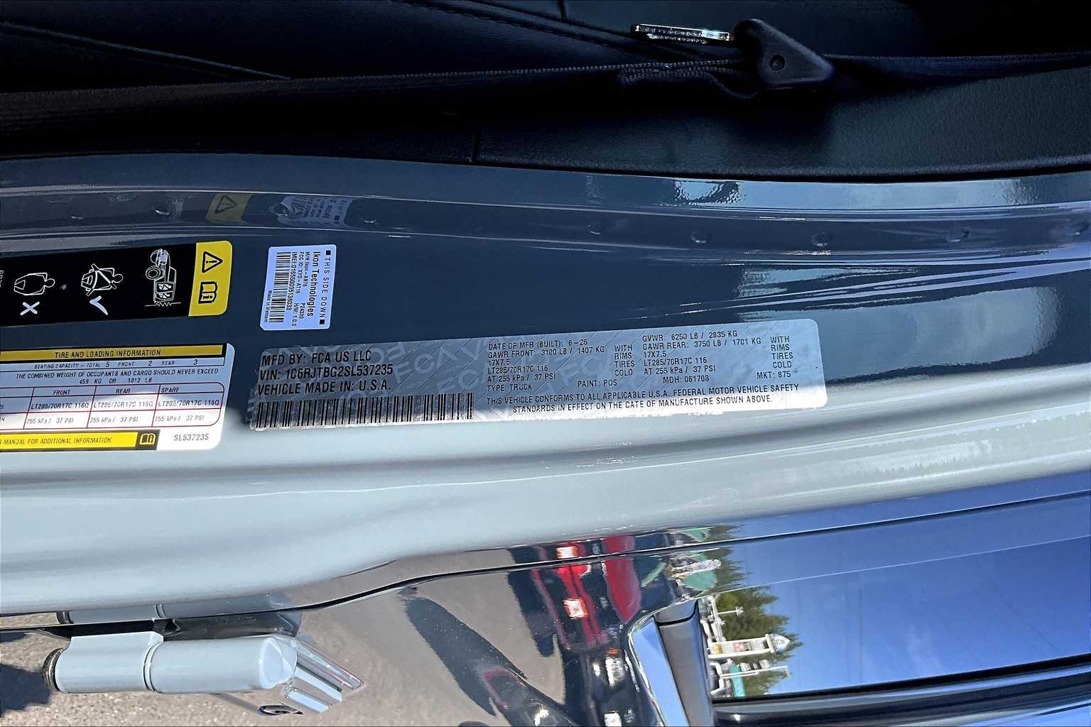 Thumbnail: 2025 Jeep Gladiator - 21