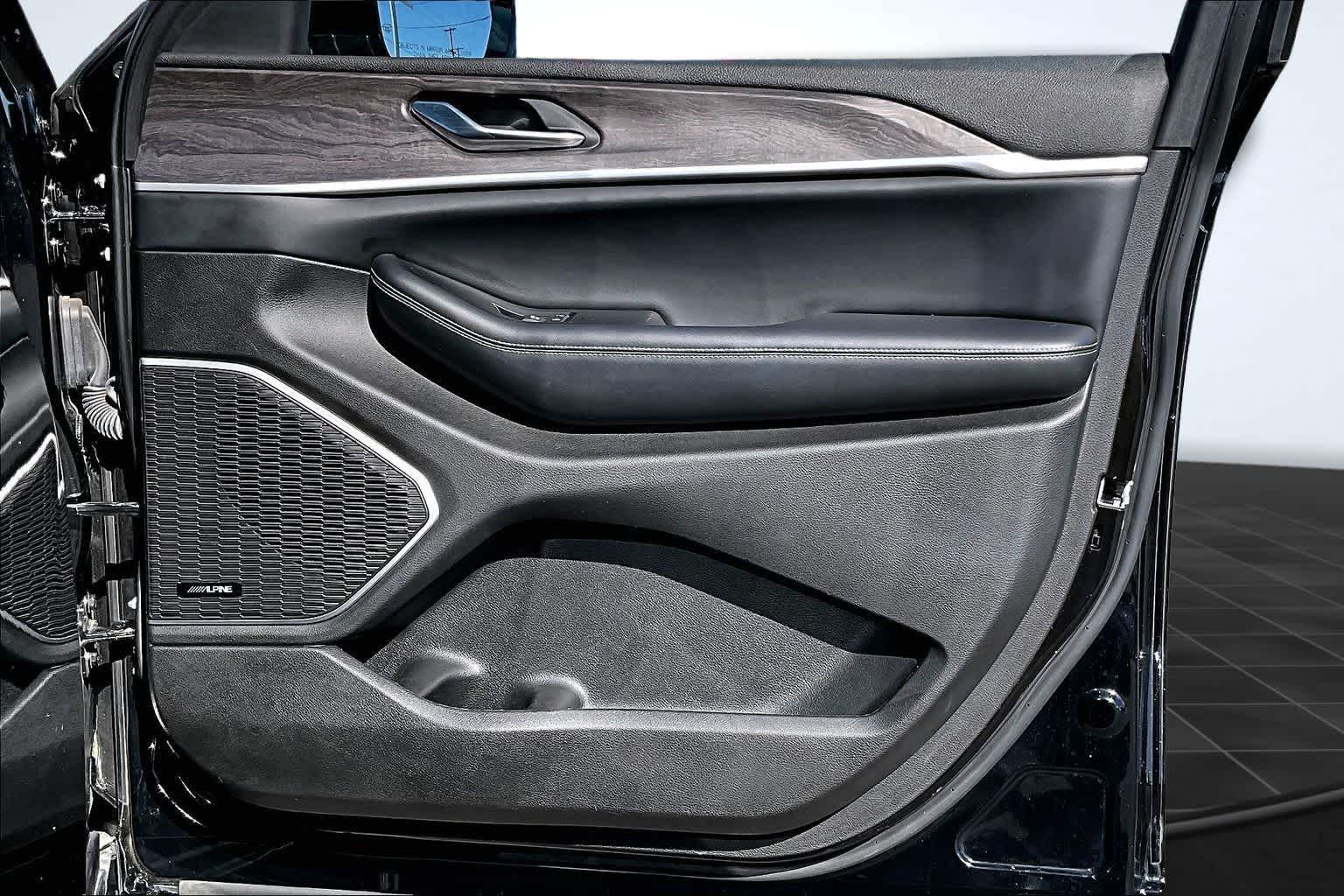 Thumbnail: 2022 Jeep Grand Cherokee - 29