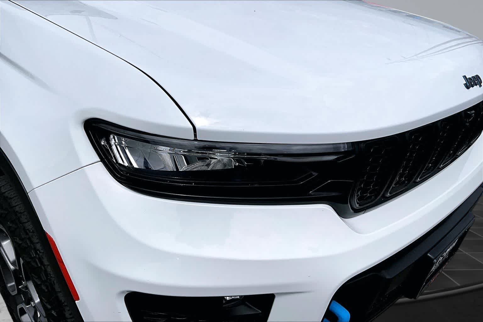 Thumbnail: 2022 Jeep Grand Cherokee - 30