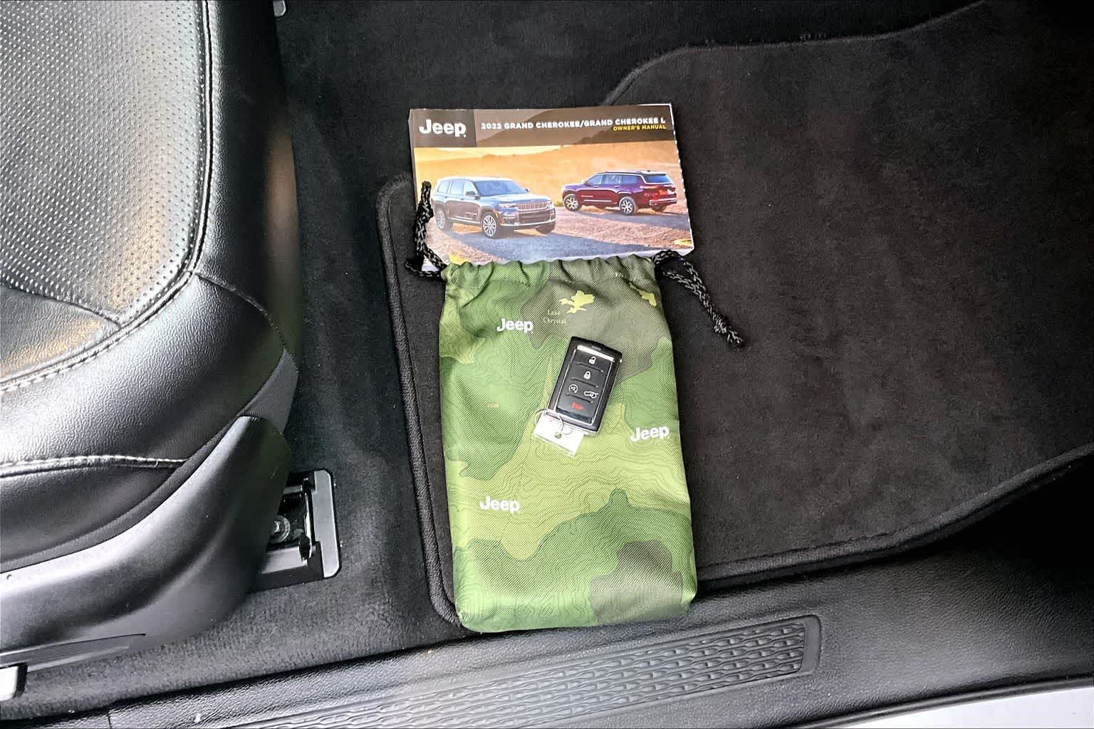 Thumbnail: 2022 Jeep Grand Cherokee - 20