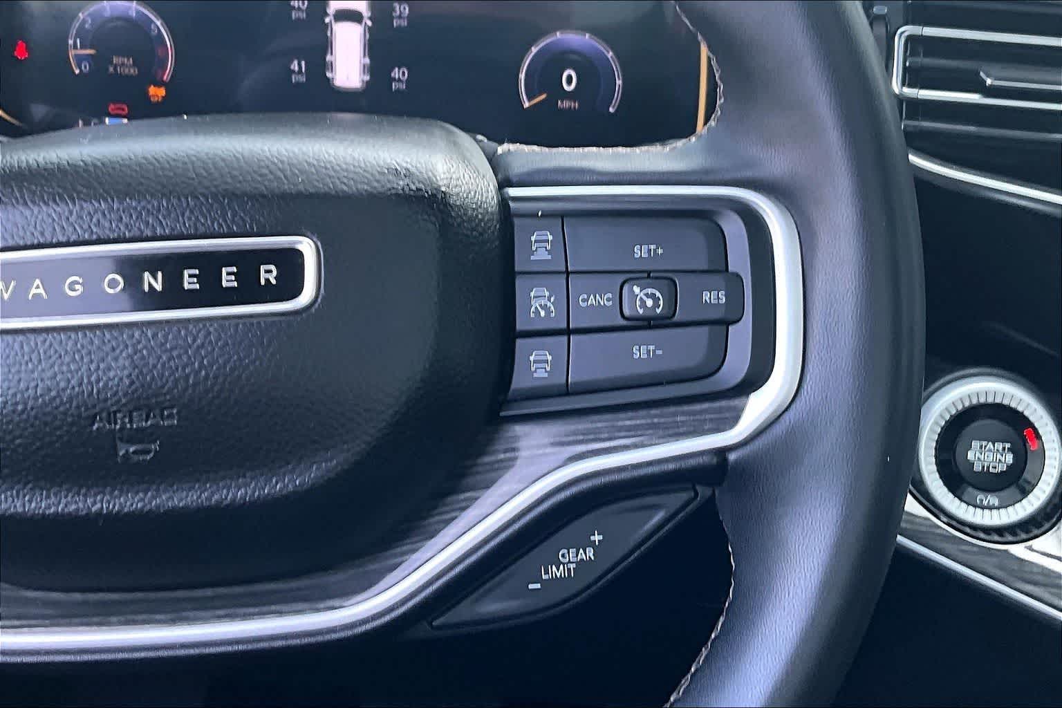 Thumbnail: 2022 Jeep Wagoneer - 25