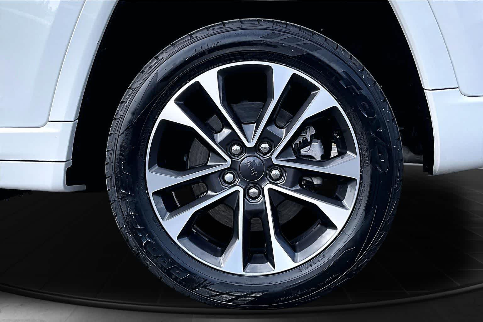 Thumbnail: 2022 Jeep Grand Cherokee - 34