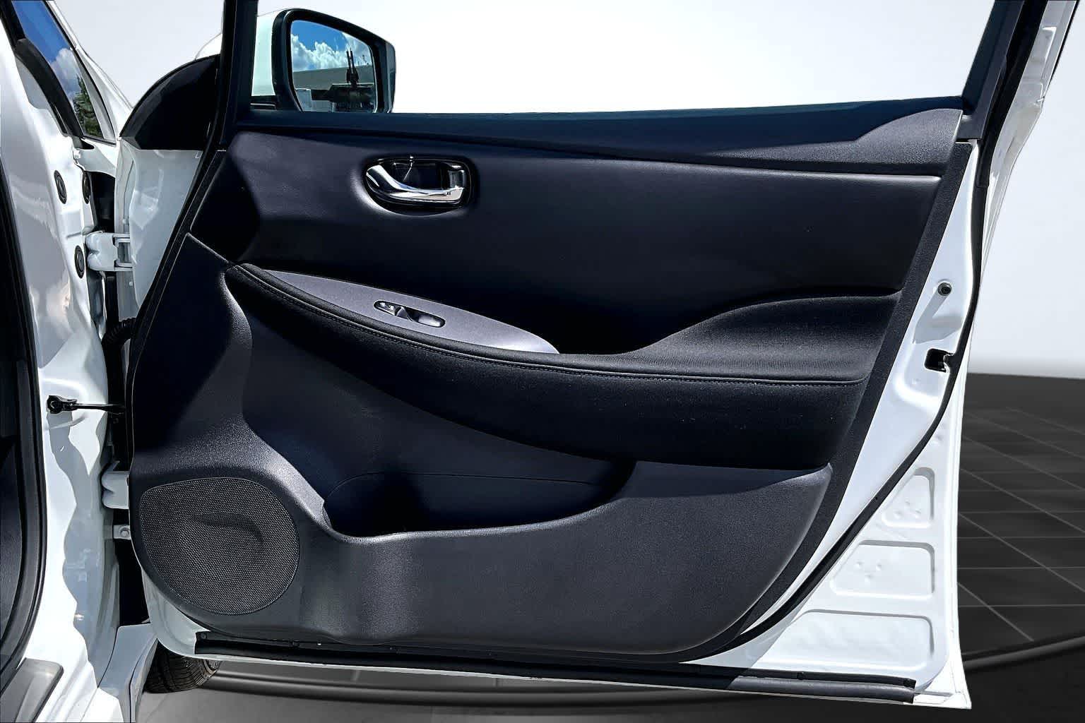 Thumbnail: 2024 Nissan Leaf - 29