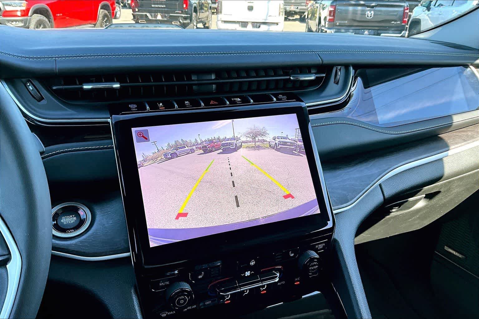 Thumbnail: 2022 Jeep Grand Cherokee - 27