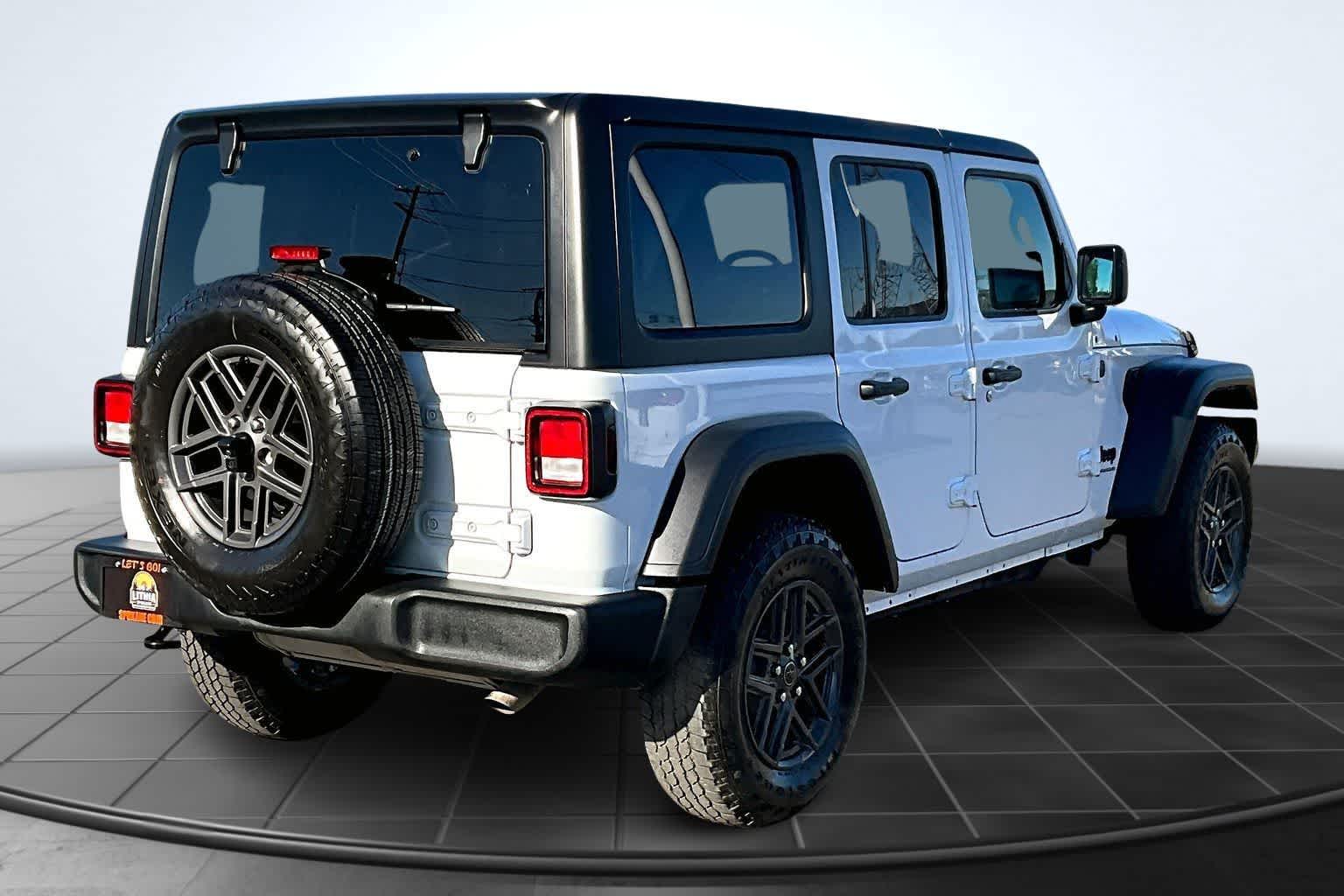 Thumbnail: 2024 Jeep Wrangler - 23