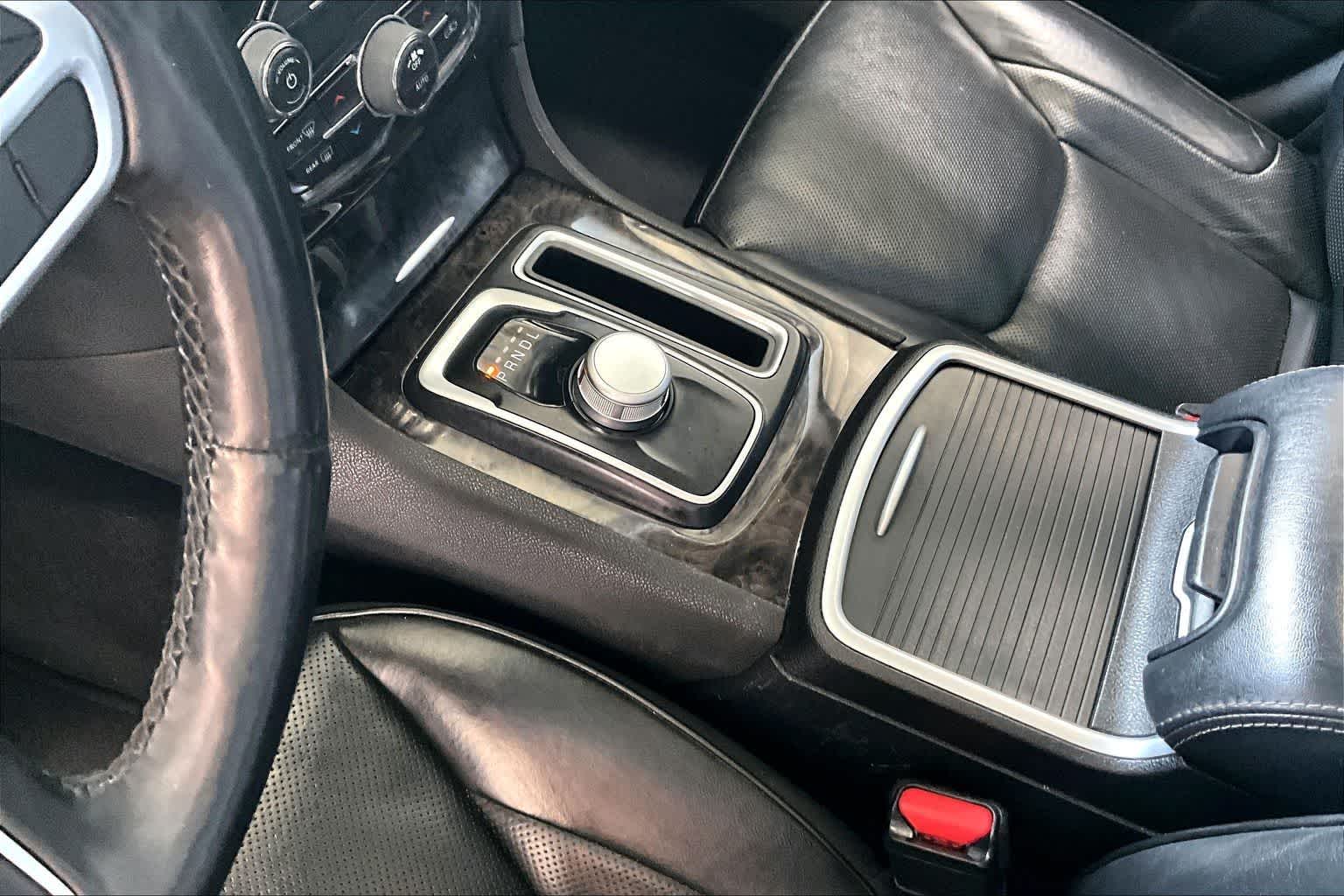 Thumbnail: 2020 Chrysler 300 - 17