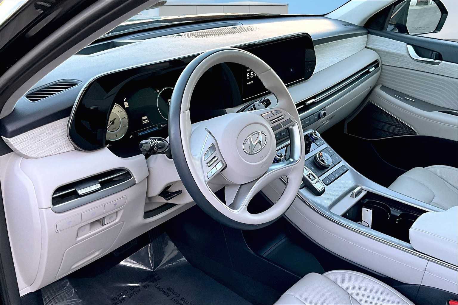 Used 2024 Hyundai Palisade Calligraphy with VIN KM8R7DGE5RU715739 for sale in Spokane, WA