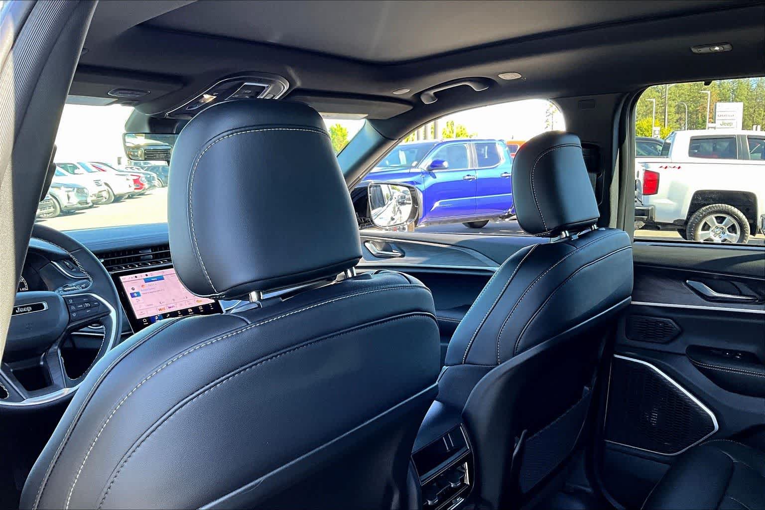 Thumbnail: 2025 Jeep Grand Cherokee - 12