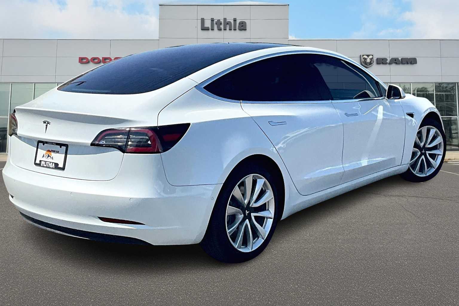 Thumbnail: 2018 Tesla Model 3 - 19