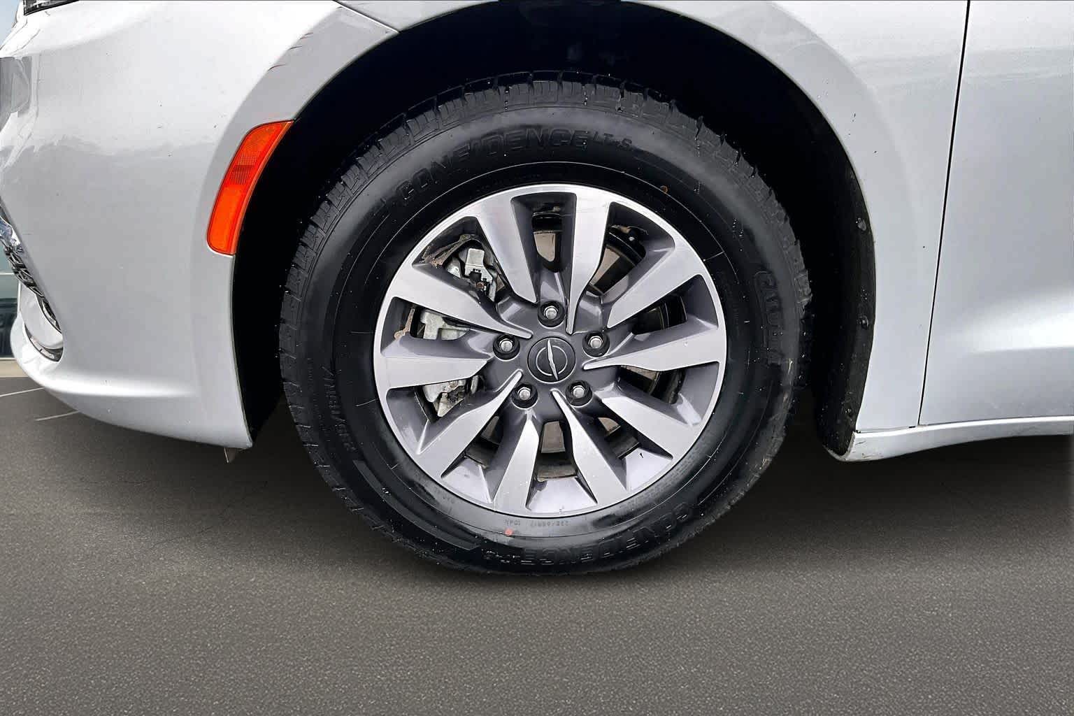 Thumbnail: 2024 Chrysler Pacifica - 9