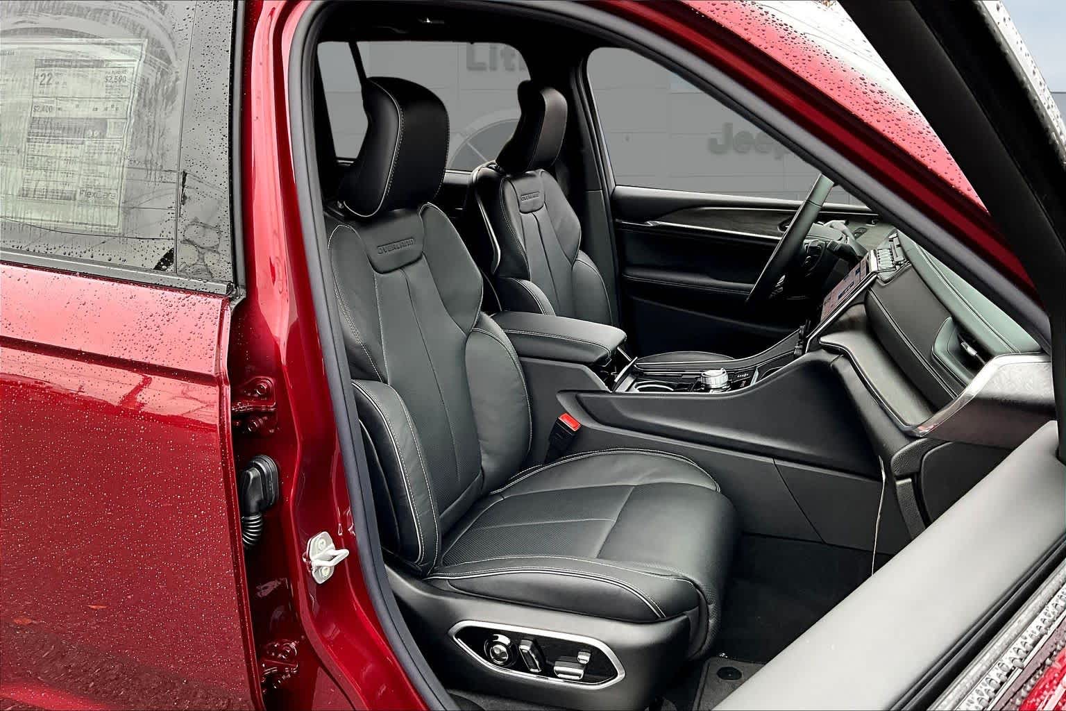 Thumbnail: 2025 Jeep Grand Cherokee - 14