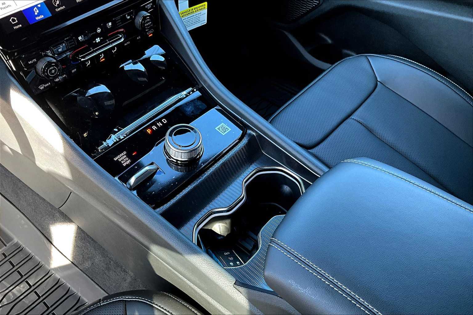 Thumbnail: 2025 Jeep Grand Cherokee - 17