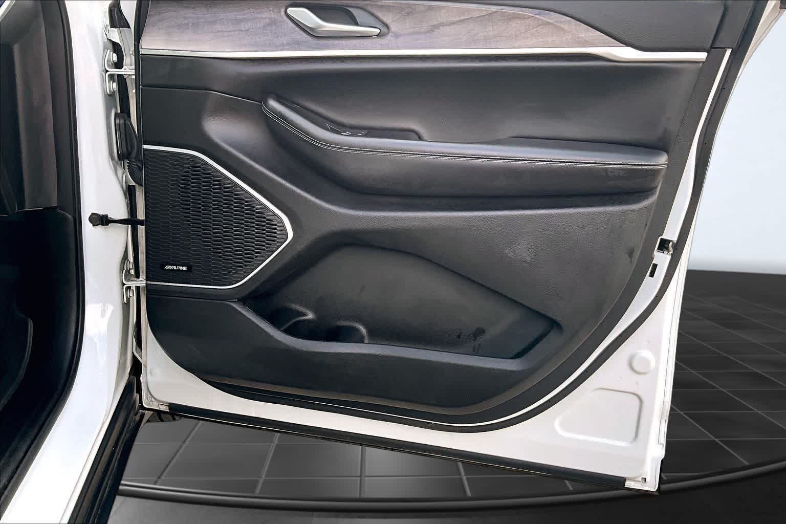 Thumbnail: 2023 Jeep Grand Cherokee - 29